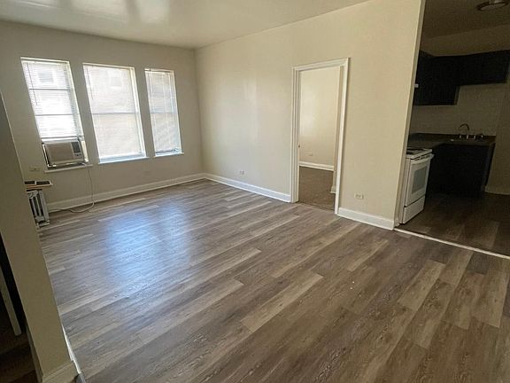 3rd image of 7604 S Essex Ave #203
