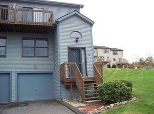 601 Lake Vista Dr, East Hampton, CT 06424