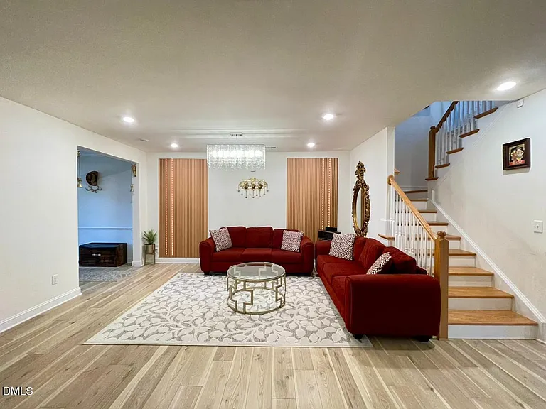 2523 Hutch Ln #1 — Photo 4