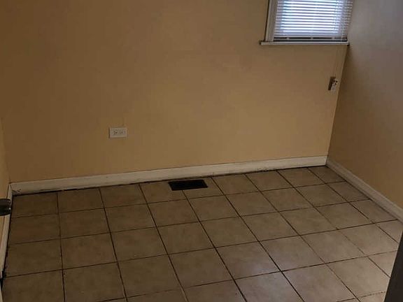 5th image of 4511 S Honore St #1