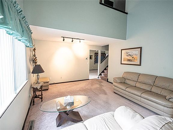 3rd image of 9676 Abbeyshire Way Unit 9676