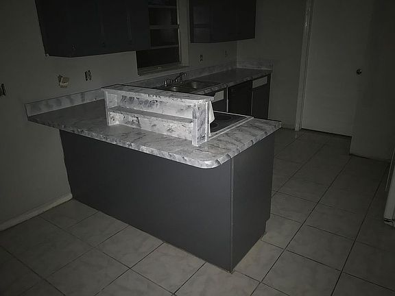 2nd image of 704 Hemlock Ln