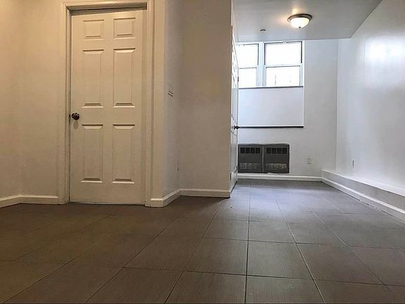 4th image of 2725 Creston Ave APT 102