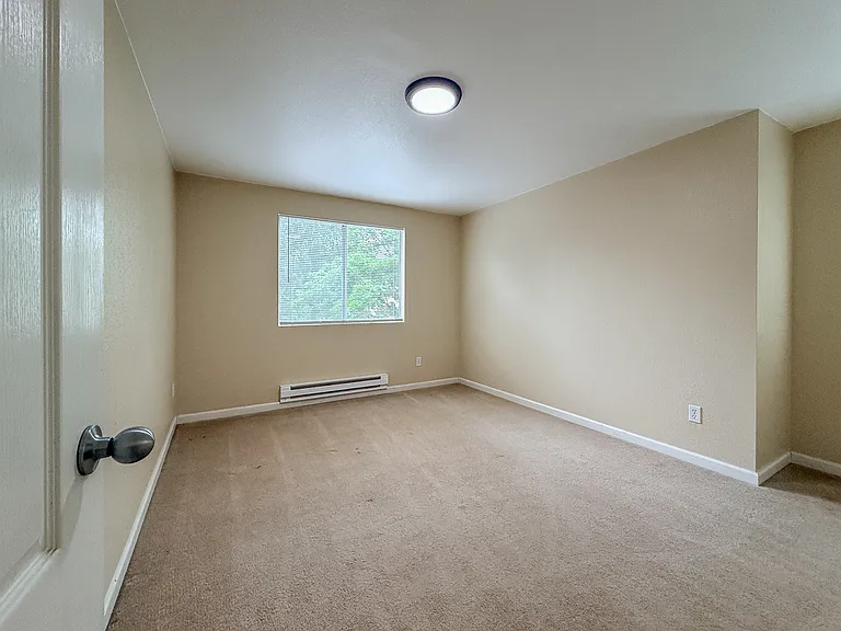 1011 156th Ave NE #C316 — Photo 3