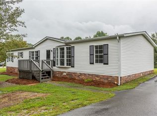 157 New Crosswinds Dr, Mount Airy, NC 27030