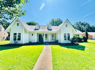 124 Westlake Dr, Brandon, MS 39047