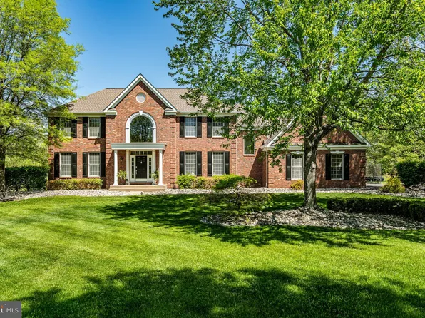 1616 Thistlewood Dr, Washington Crossing, PA 18977