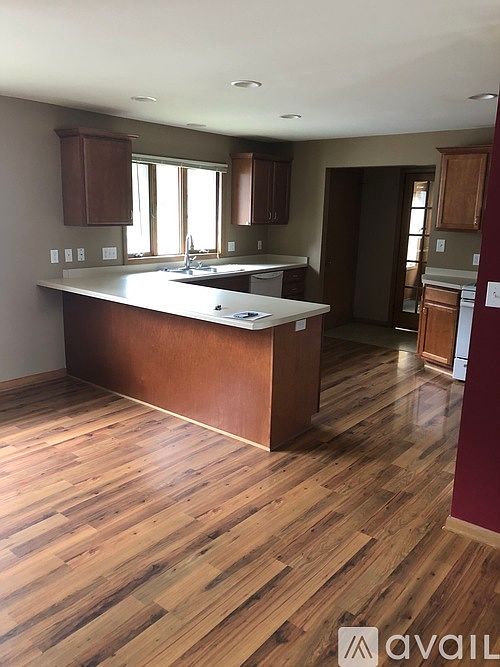 2nd image of 203 3rd St