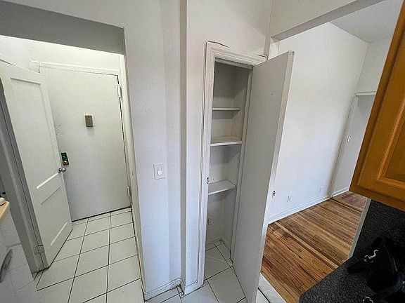 5th image of 200 W 113th St #G11