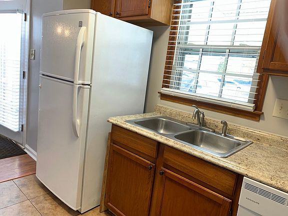 4th image of 252 Mill Creek Pl
