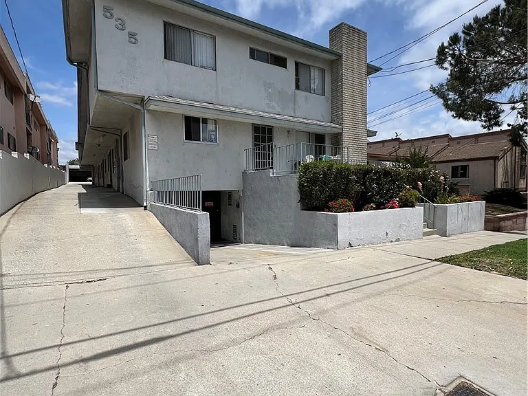535 E Hazel St #4 — Photo 2