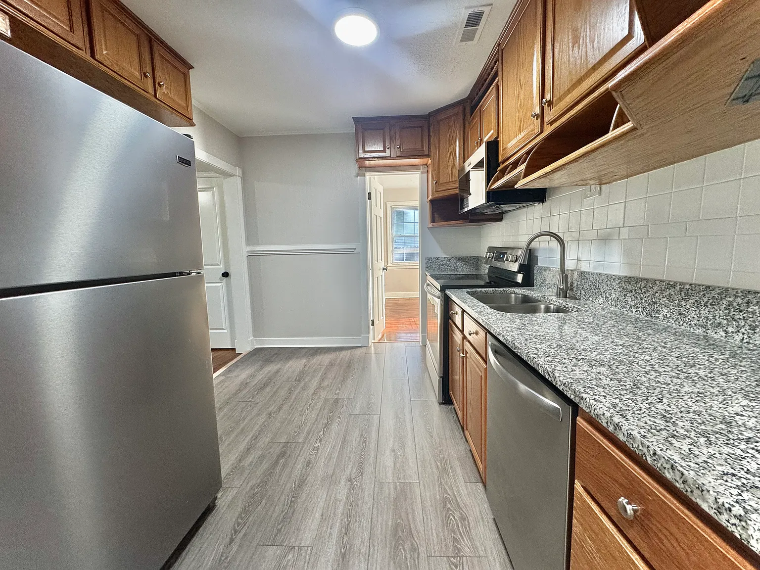 3 bed, 1200 sqft, $1,895 — Photo 3