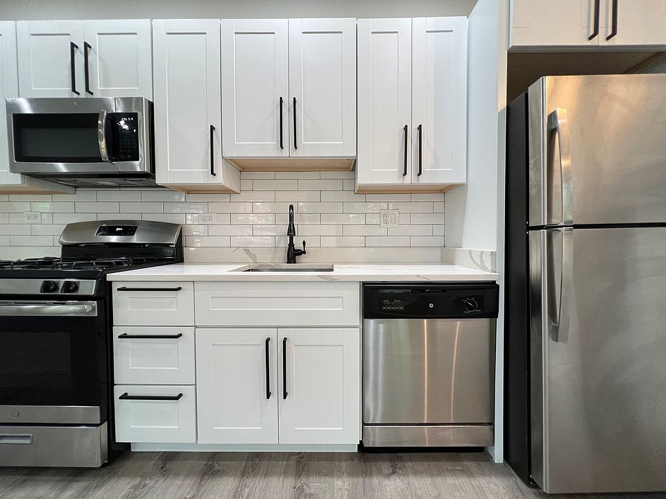 1st image of 1067 W Glen Lake Ave #2