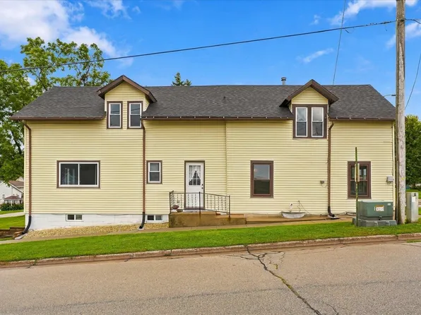 124 W Main St, Epworth, IA 52045