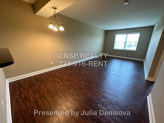 3rd image of 2-316 Itasca Pl