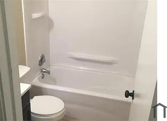 2 bed, 890 sqft, $1,100 — Photo 3