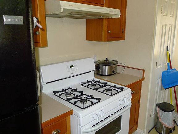 4th image of 619 G St #1
