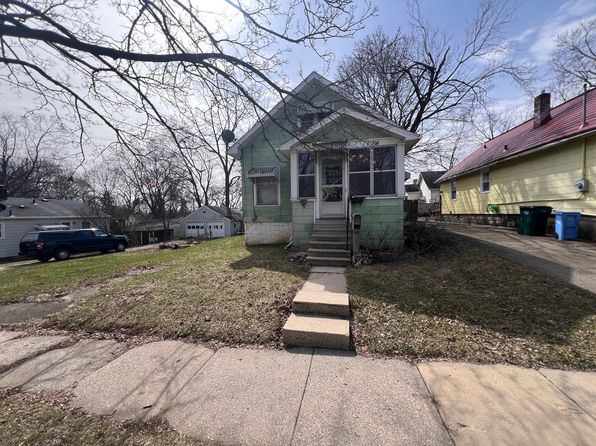 1438 May St
