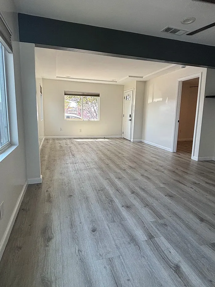 3 bed, 1200 sqft, $3,295 — Photo 3