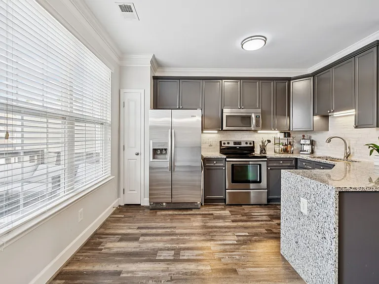 4705 Brighton Village Dr — Photo 9