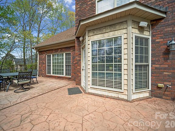 5th image of 6118 Bickett Ridge Dr