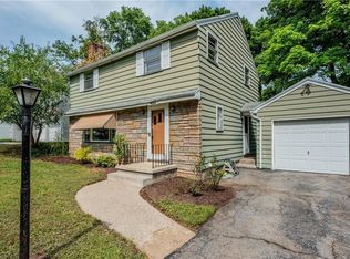 400 Sagamore Dr, Rochester, NY 14617