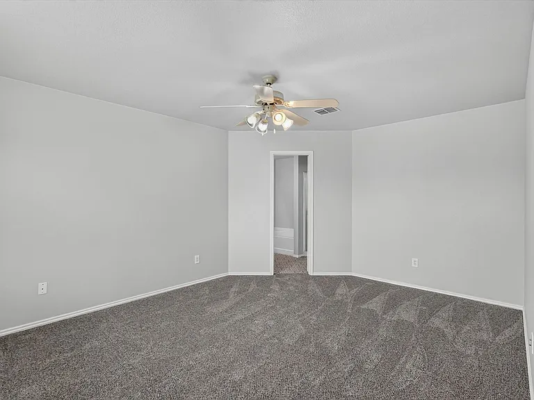 2805 Cameron Way — Photo 16