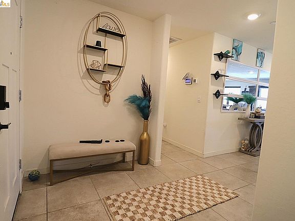 5th image of 284 Zion Canyon Ct