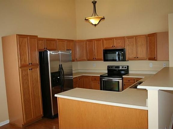 3rd image of 7404 Owl Creek Cir