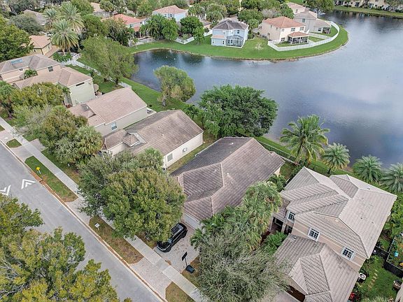 4th image of 5814 NW 49th Lane