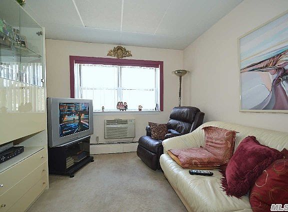 5th image of 1 Wooleys Ln APT 3I