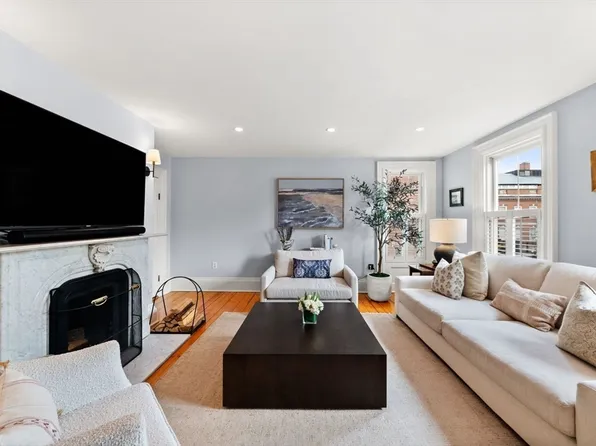 58 High St #3, Charlestown, MA 02129
