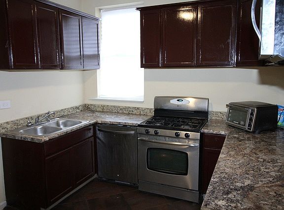 2nd image of 1901 S Sawyer Ave