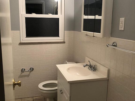 3rd image of 8407 Pelham Dr