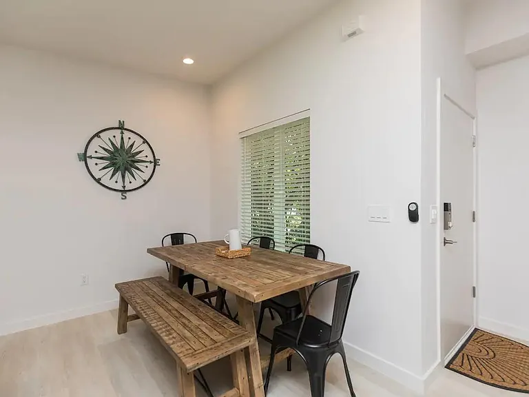 561 Live Oak St — Photo 14