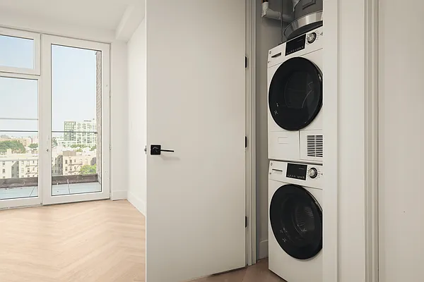 Laundry, photo 1