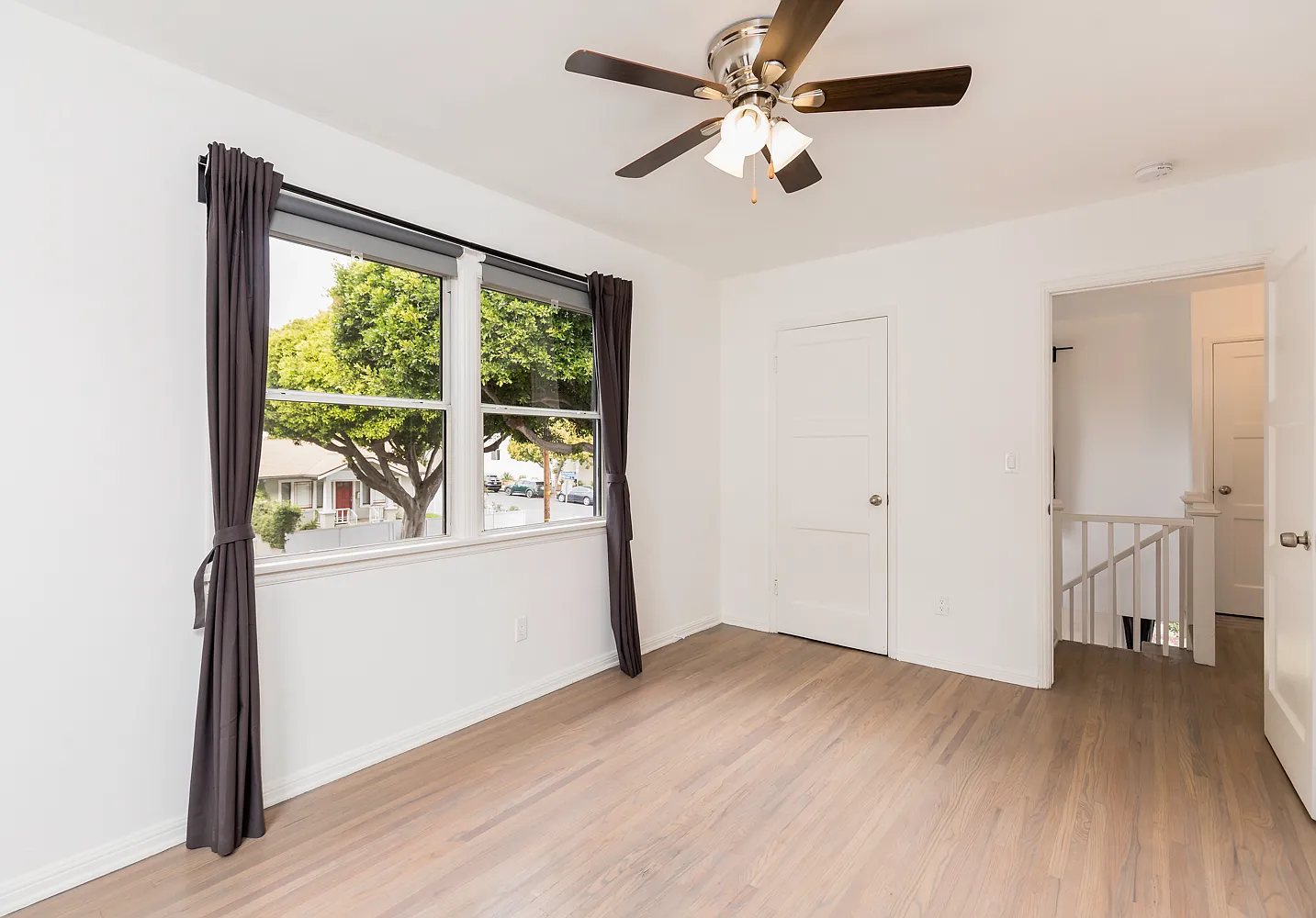 2728 Arizona Ave — Photo 4