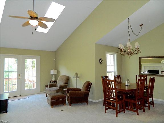 2nd image of 512 Glen Hollow Cir