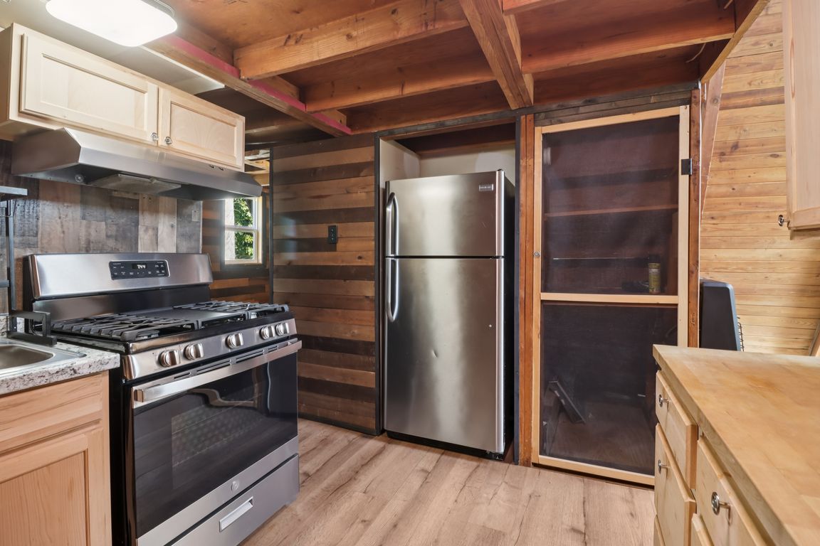 next background image