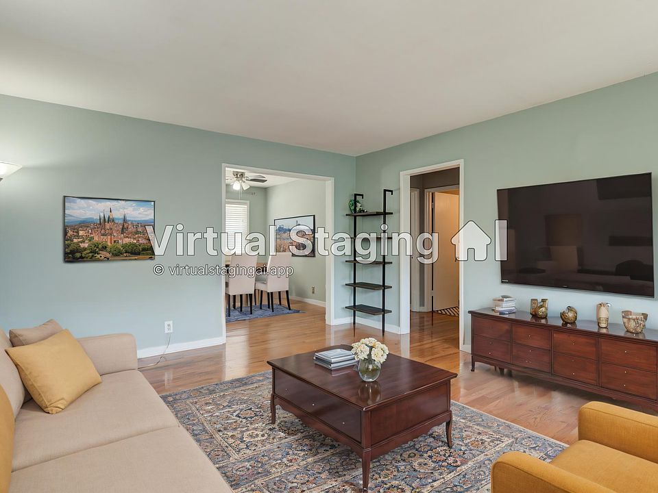 Living room (virtually Staged)