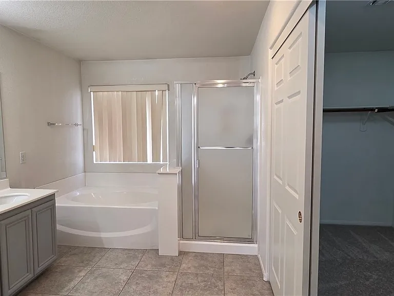 3358 Hillside Garden Dr — Photo 29