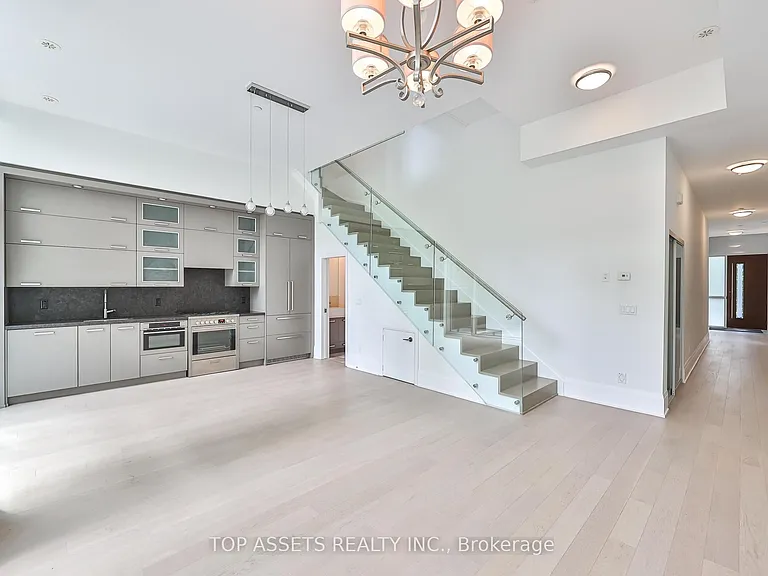 101 Erskine Ave #Townhouse 10 — Photo 9