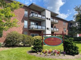 44 Broadlawn Park APT 18A, Chestnut Hill, MA 02467