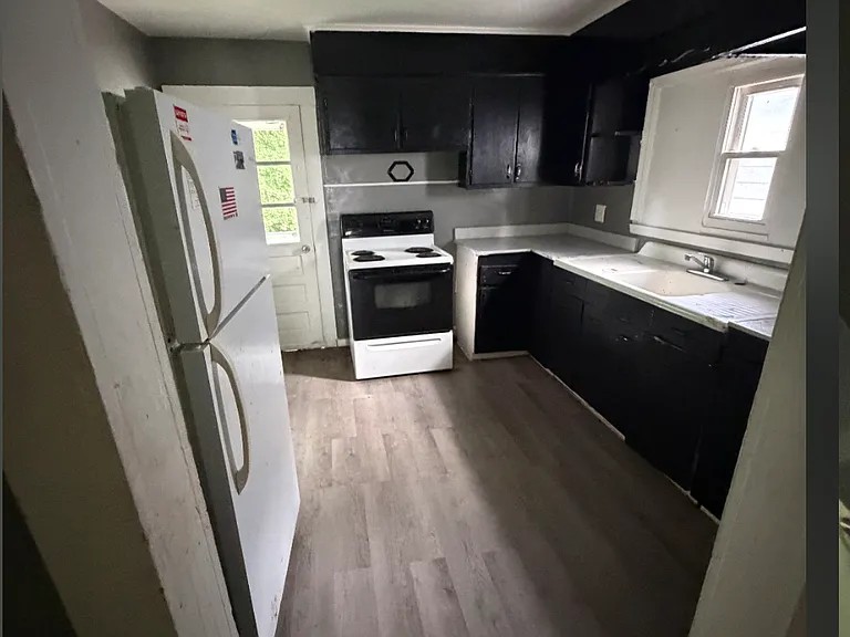123 S Bromley Ave #2 — Photo 12