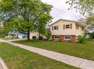 420 Reichow St, Oshkosh, WI 54902