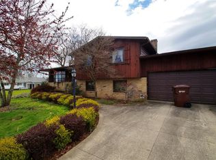 1350 Andrews St NE, Hartville, OH 44632