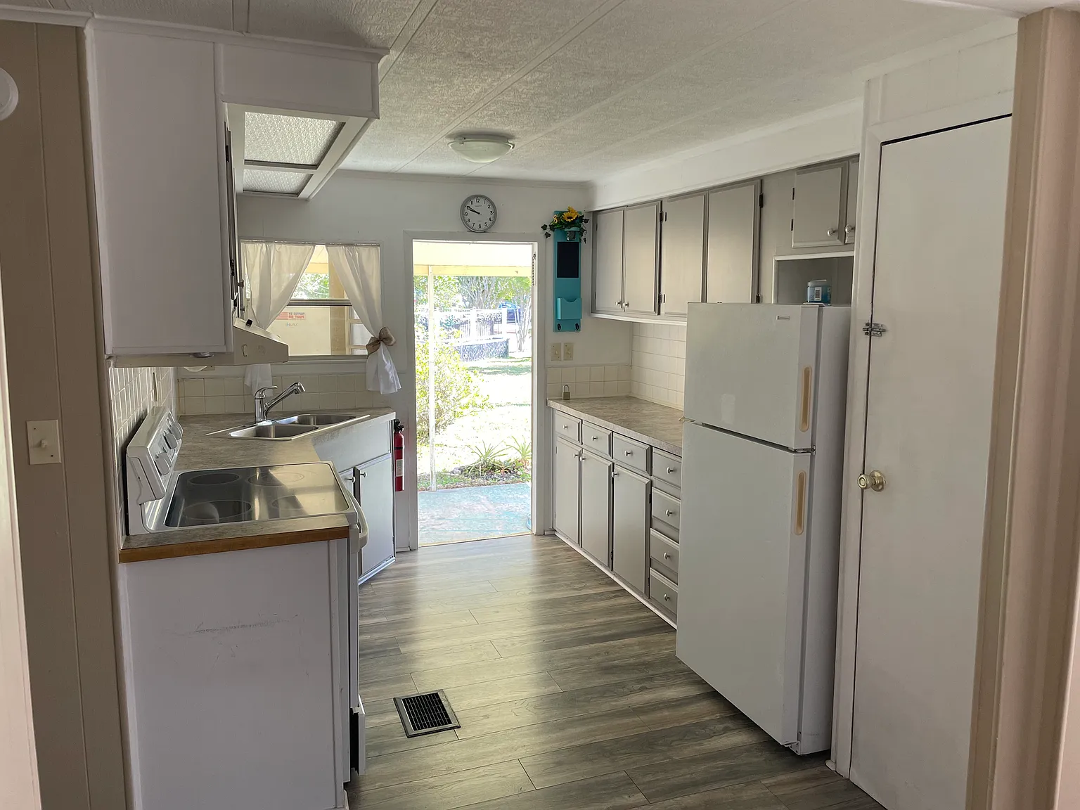 2 bed, 1350 sqft, $1,600 — Photo 3