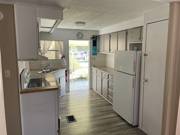 3rd image of 3811 Midway Dr