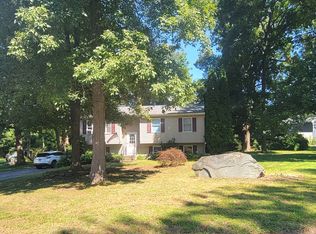 40 Mapleshade Ave, Plainfield, CT 06374