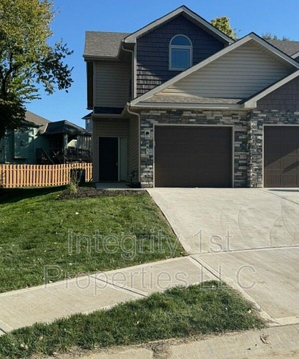 1st image of 8851 N Helena Ave